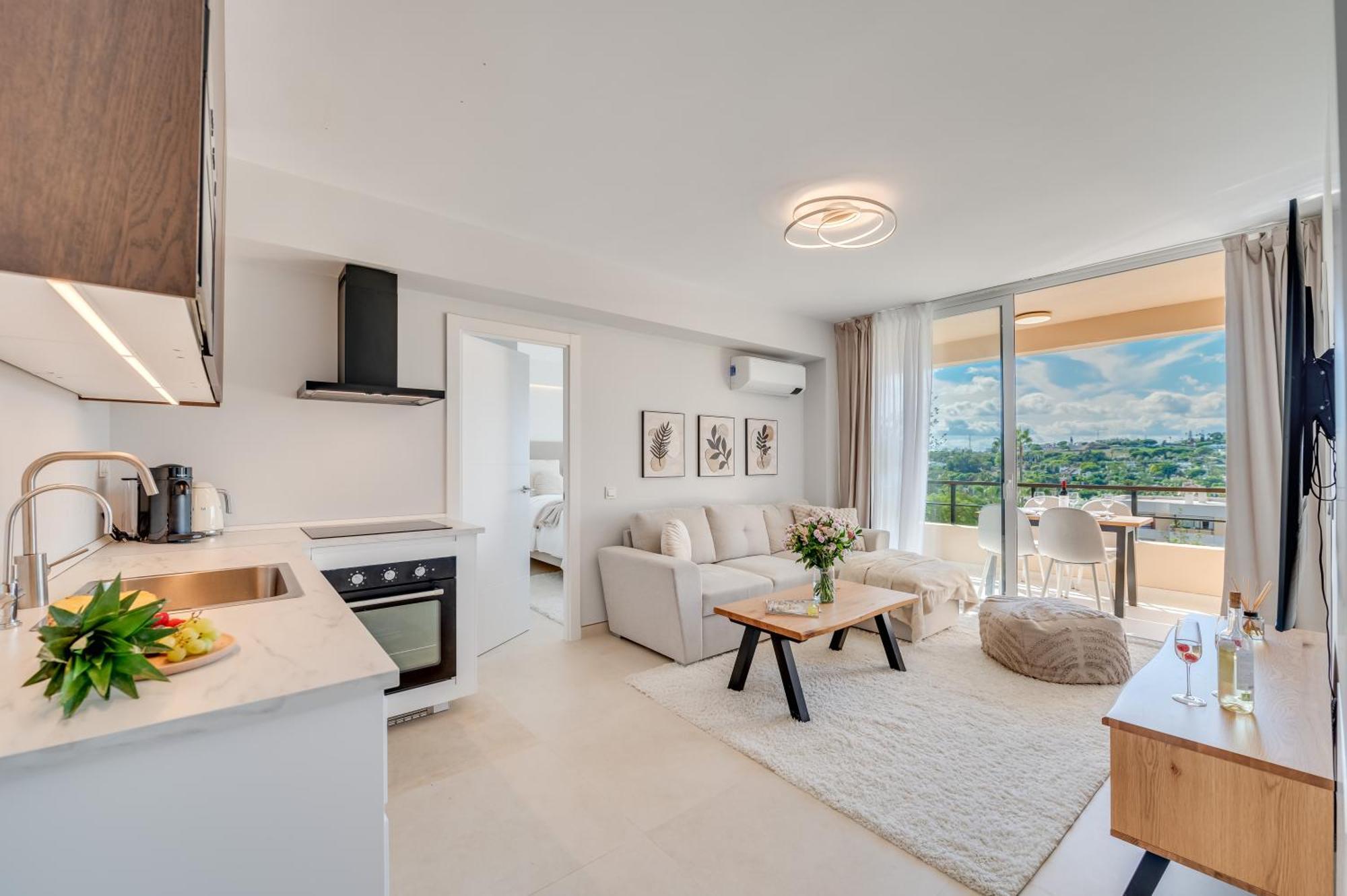Newly Renovated Sunlit 3bdrm With Stunning Views Apartment