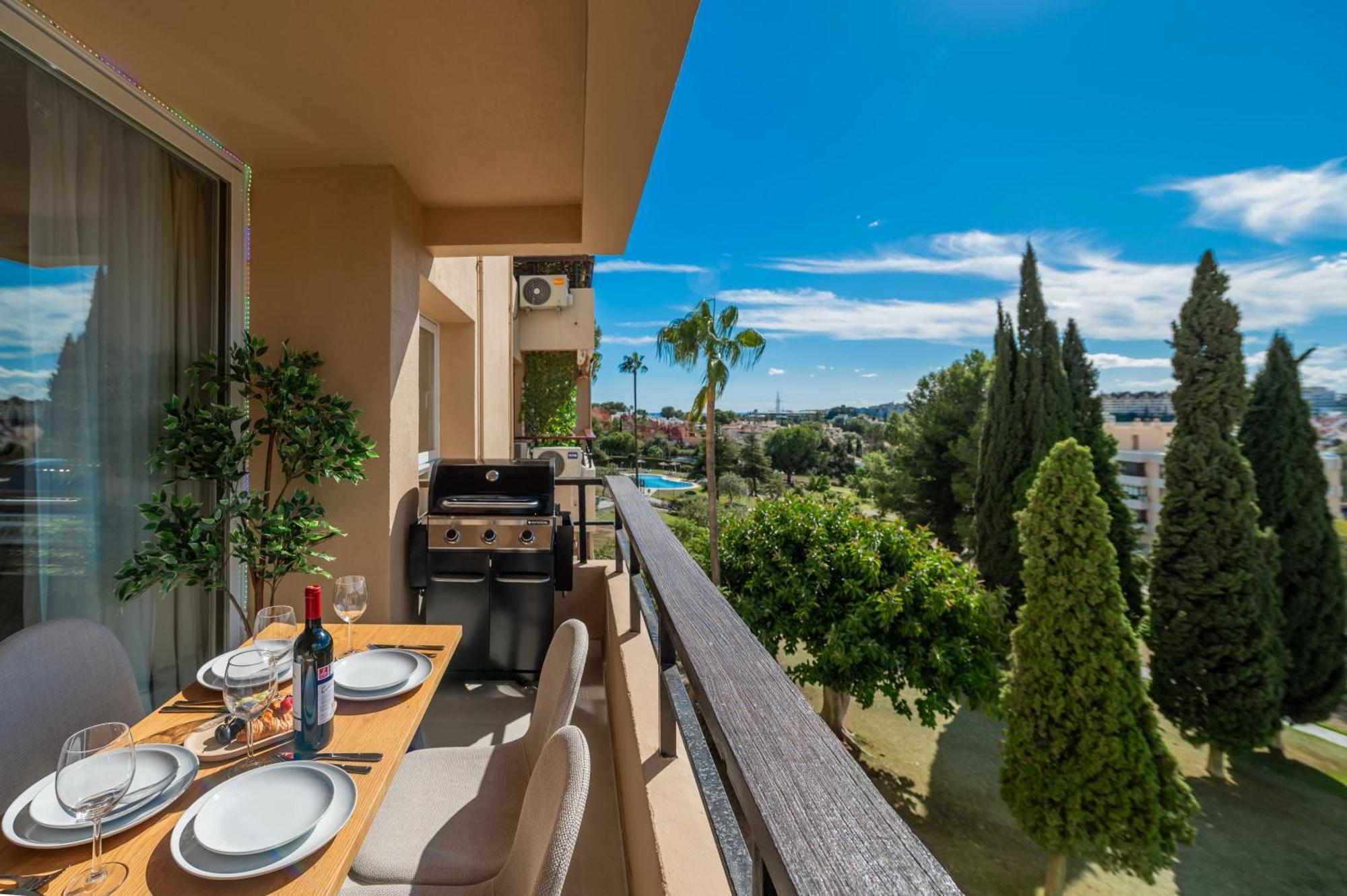 Newly Renovated Sunlit 3bdrm With Stunning Views Apartment Marbella