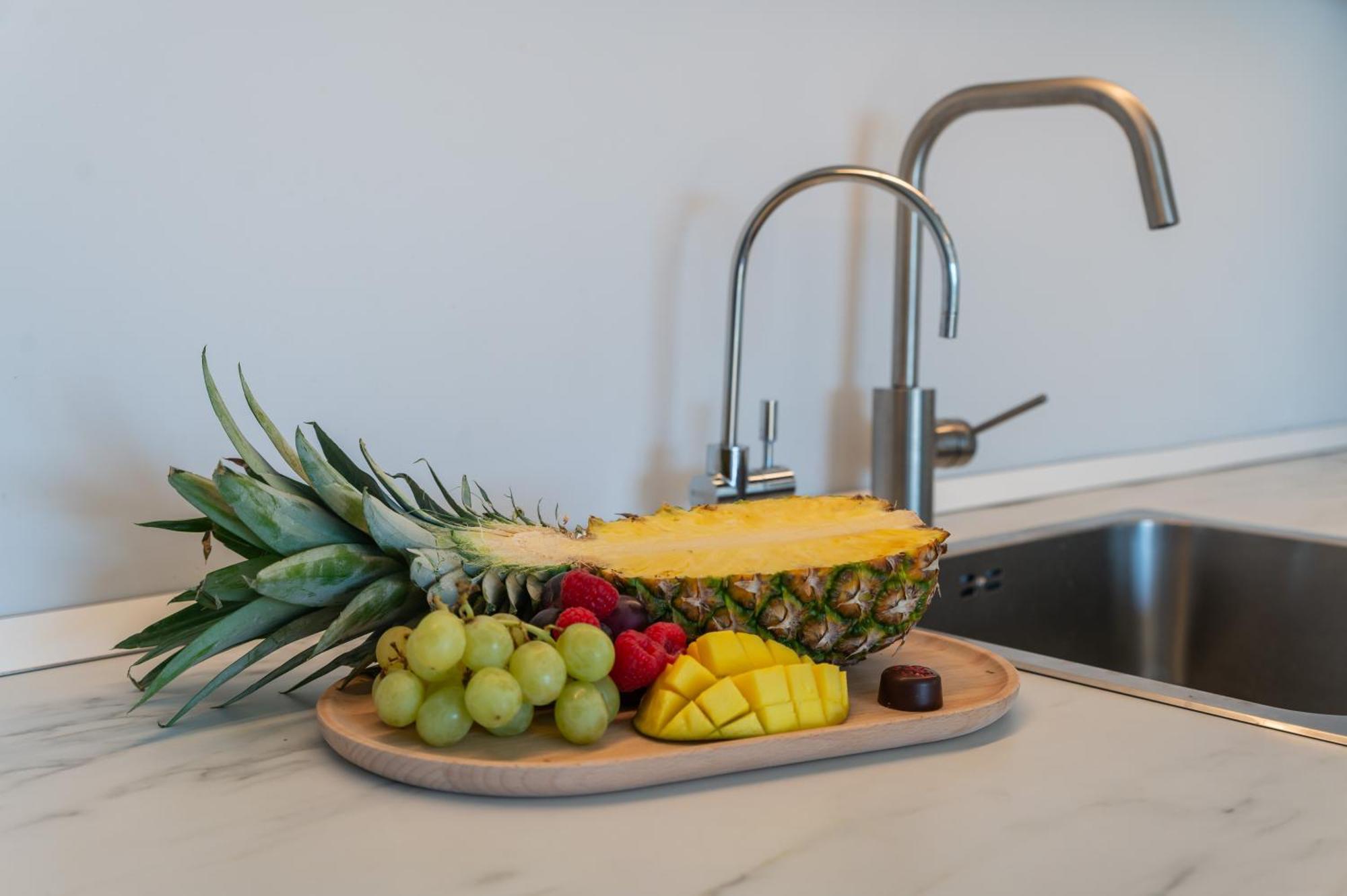 Newly Renovated Sunlit 3bdrm With Stunning Views Apartment