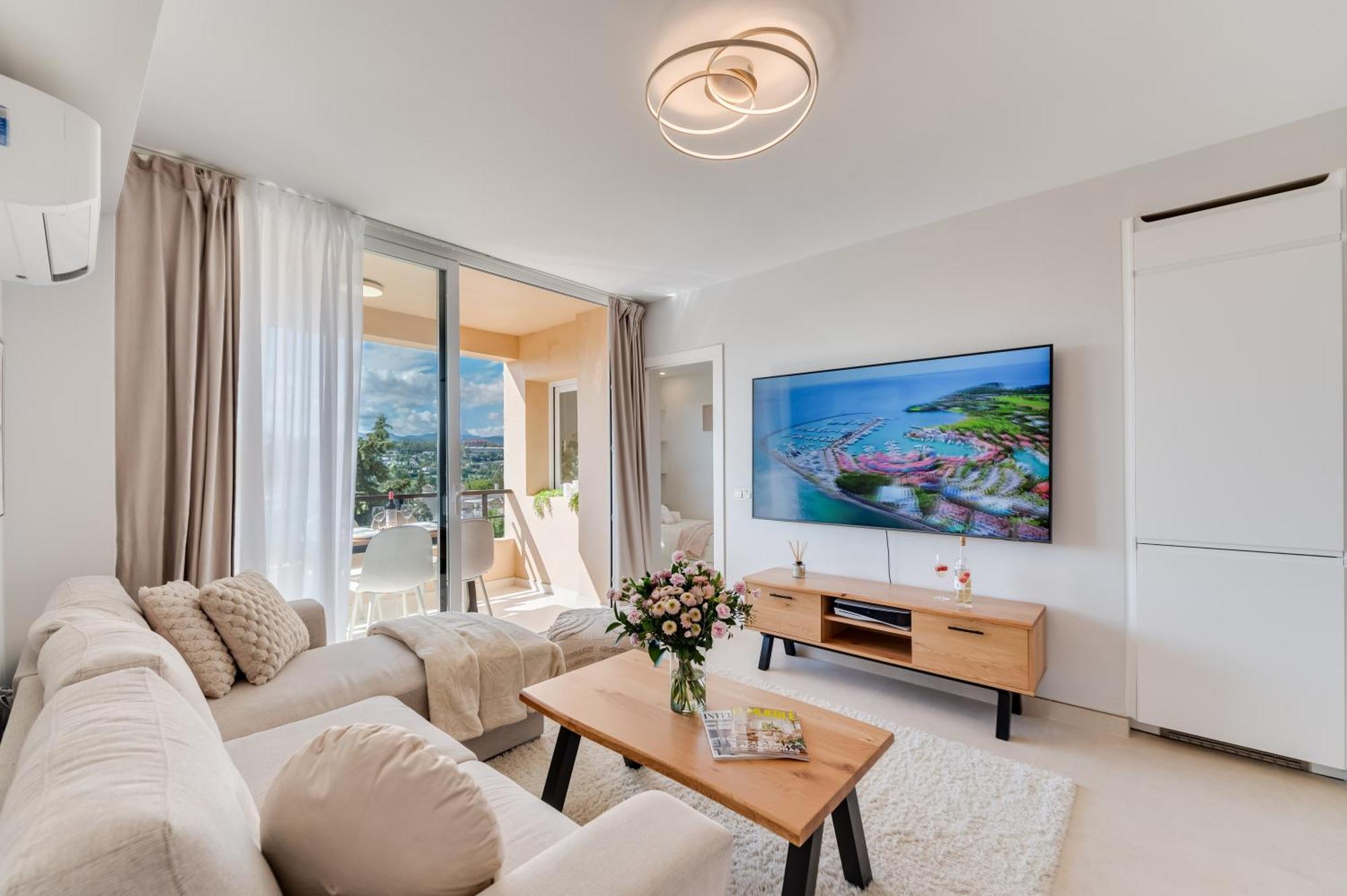 Newly Renovated Sunlit 3bdrm With Stunning Views Marbella